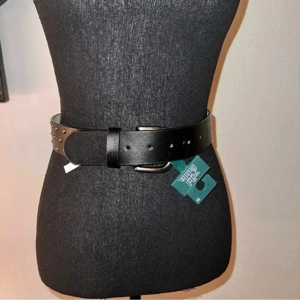 Target Wild Fable Women’s Black Vegan Belt with Copper Tone Buckle Studs Size XS
